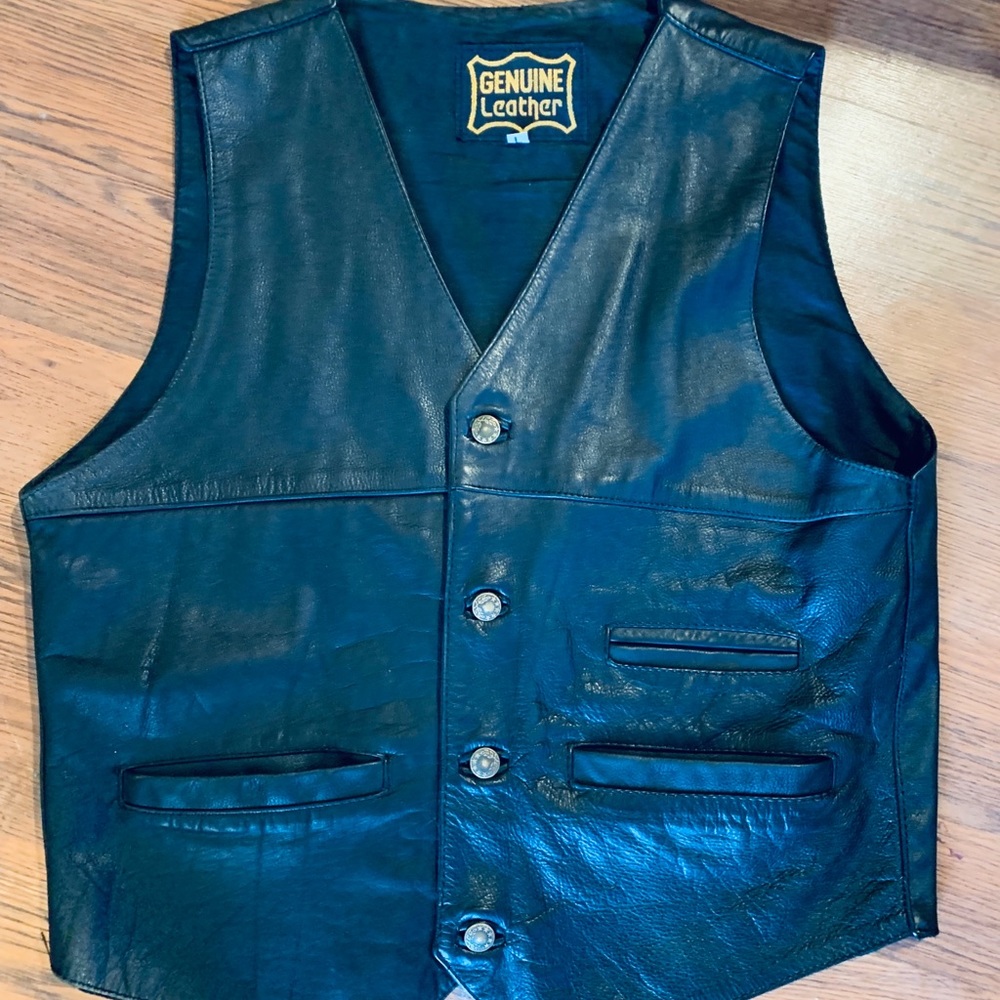 Black Leather Vest w/Indian Chief Imprint, Large